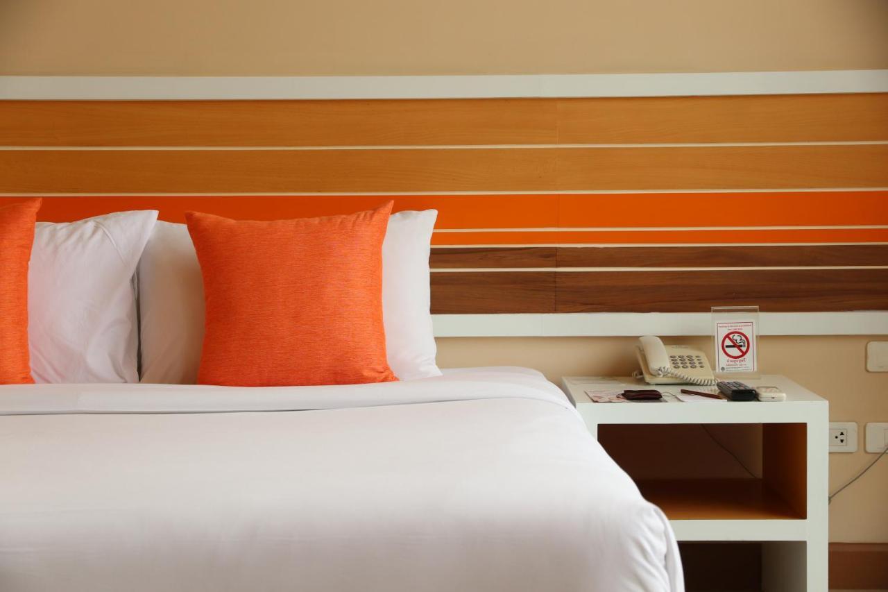 Imm Hotel Thaphae Чиангмай Экстерьер фото