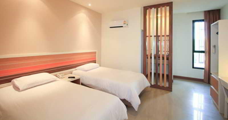 Imm Hotel Thaphae Чиангмай Экстерьер фото