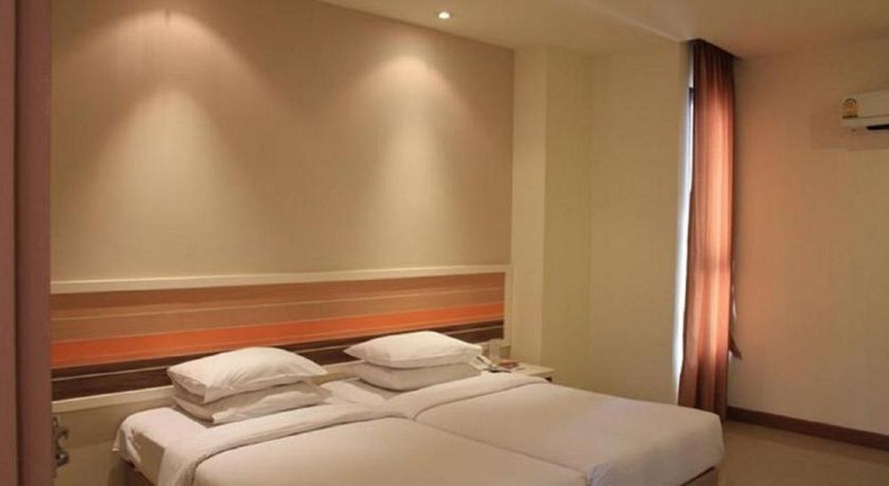 Imm Hotel Thaphae Чиангмай Экстерьер фото