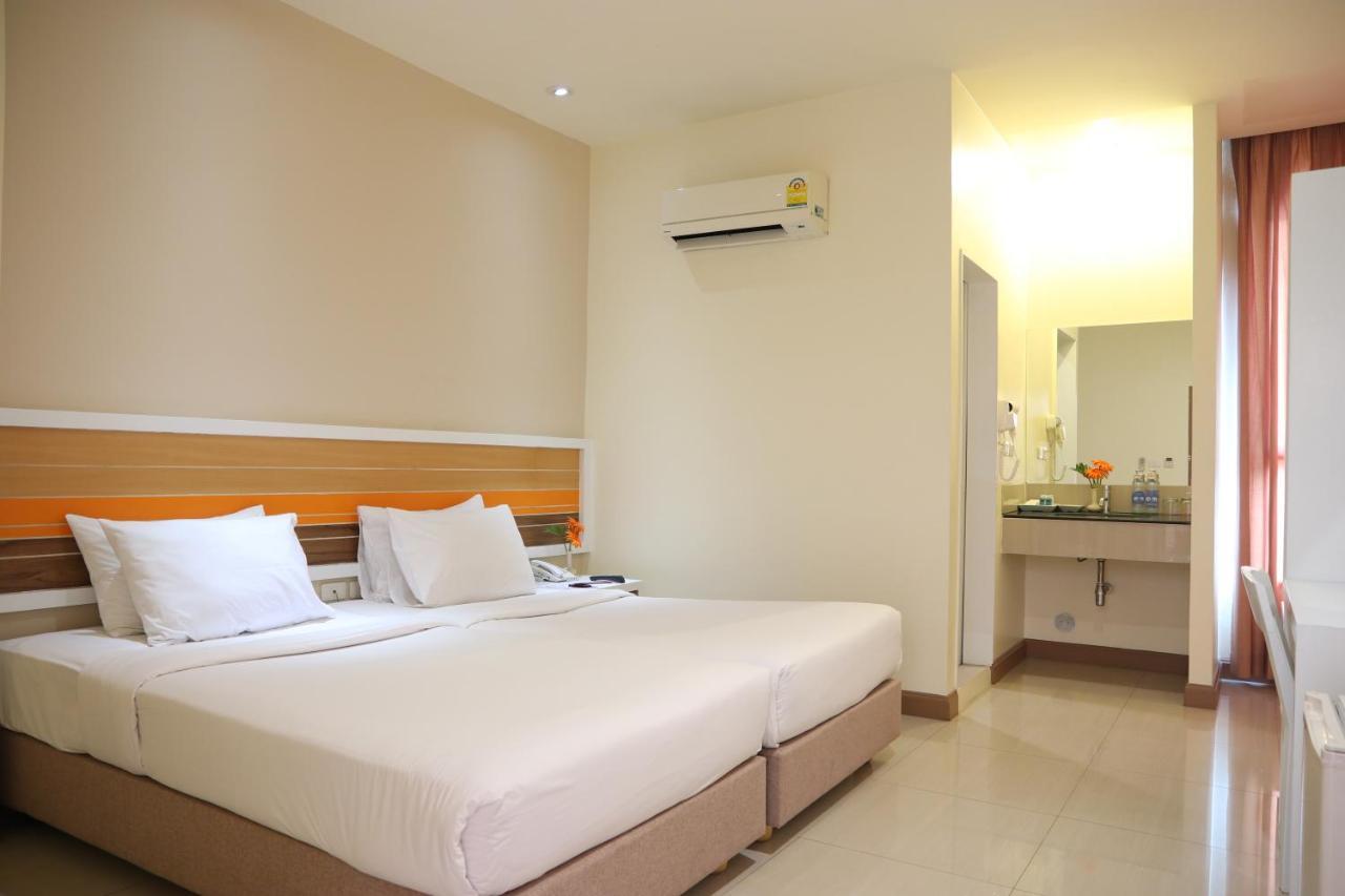 Imm Hotel Thaphae Чиангмай Экстерьер фото