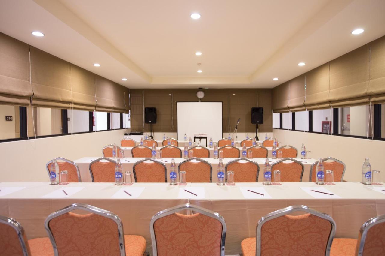 Imm Hotel Thaphae Чиангмай Экстерьер фото